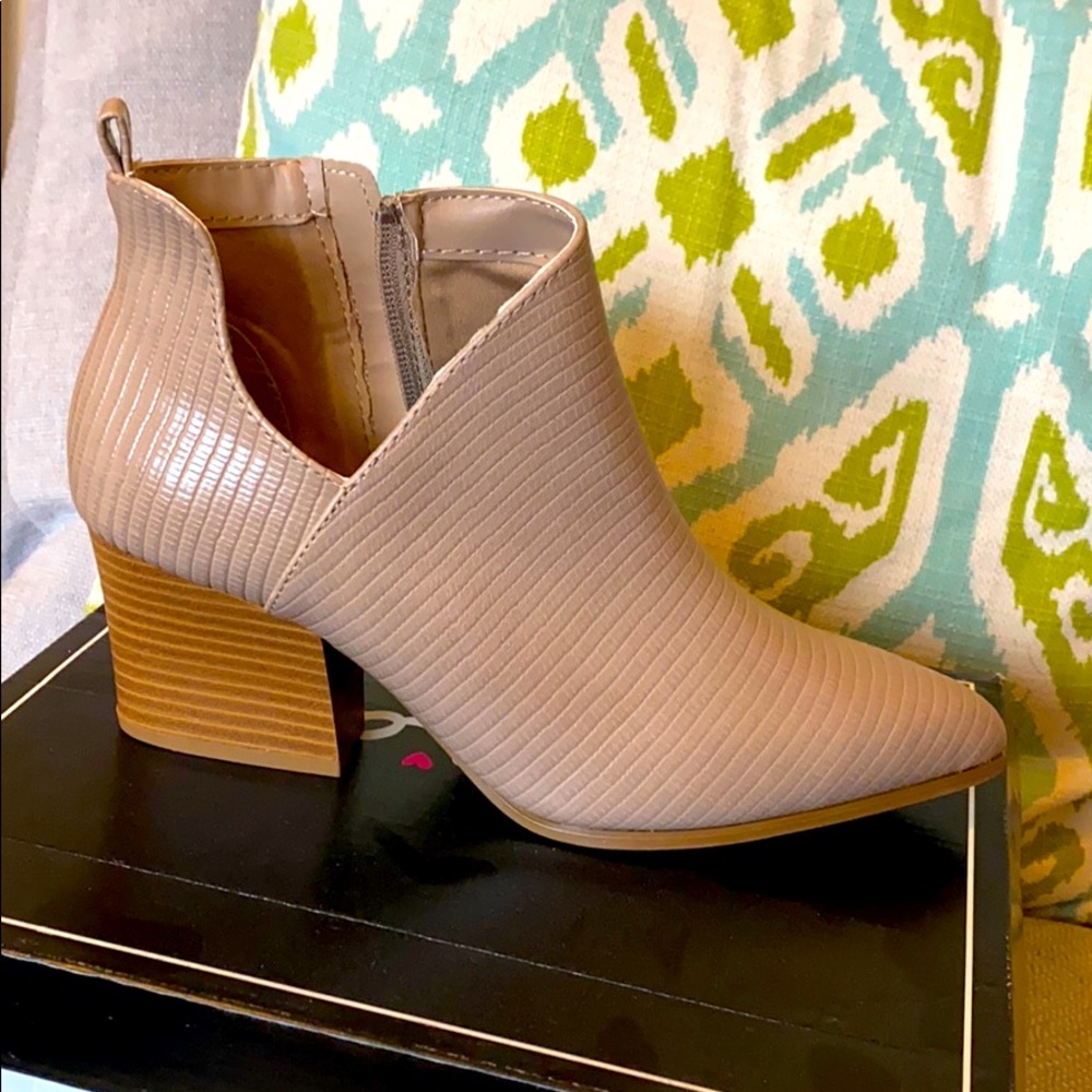Qupid Taupe Bootie